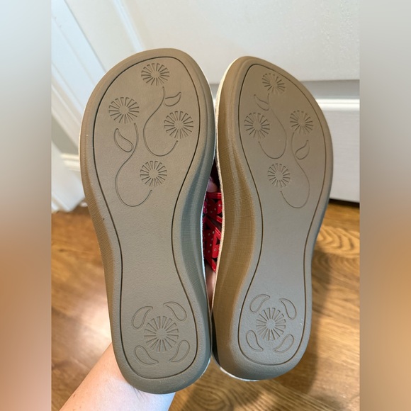 NWOT Red Floral Women's Sandals size 9 - Picture 6 of 9